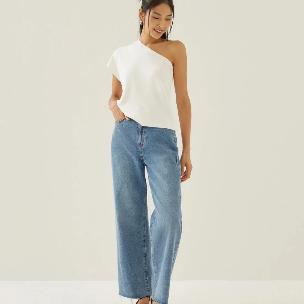 LOVE BONITO White Knit Elegant White One-Shoulder Top NWT - Picture 2 of 3